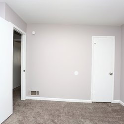 bedroom at Ingleside Terrace located in Macon, GA